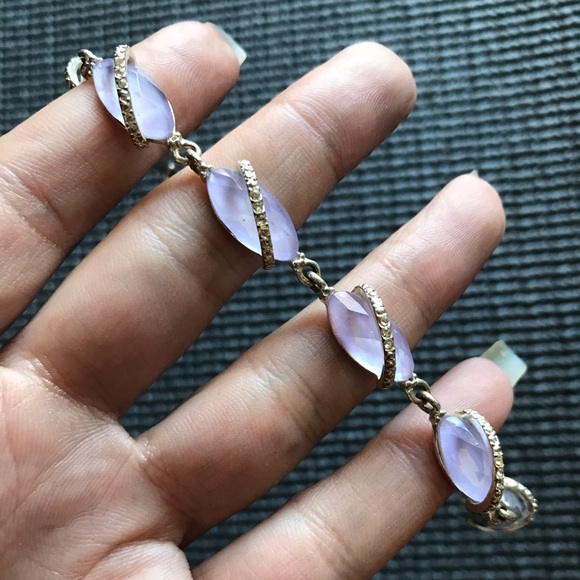 💜 Purple Avon Bracelet 💜 - Picture 5 of 7